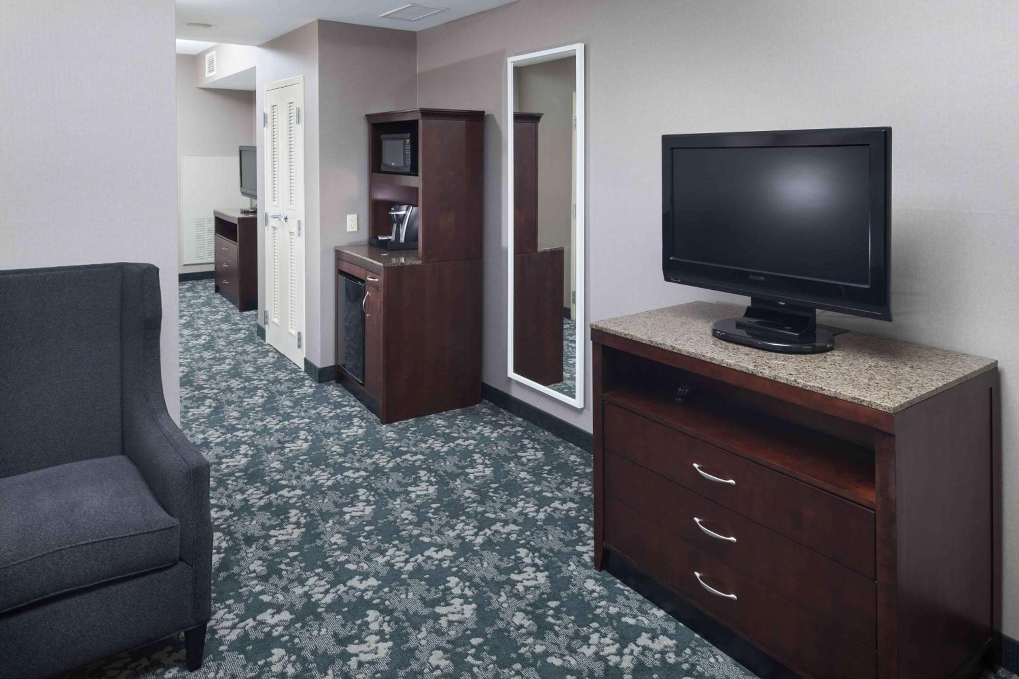 Hilton Garden Inn Detroit/Novi Bagian luar foto
