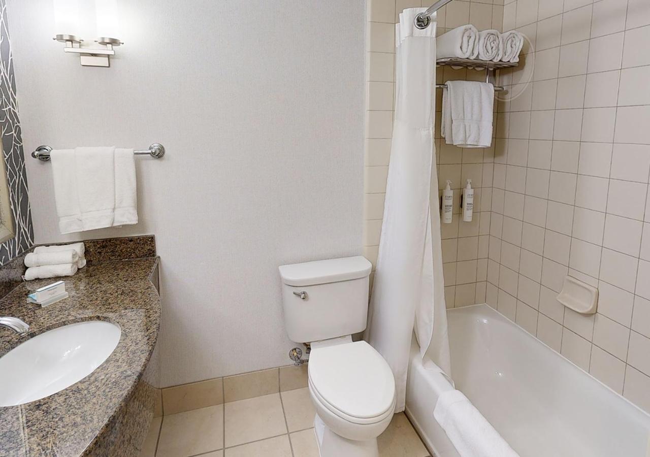Hilton Garden Inn Detroit/Novi Bagian luar foto
