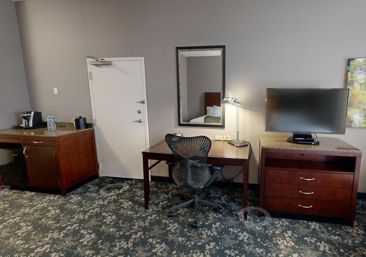 Hilton Garden Inn Detroit/Novi Bagian luar foto